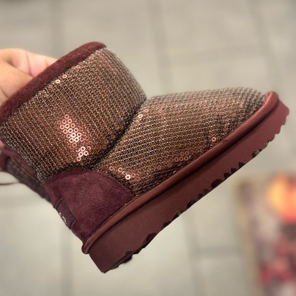 Classic Mini Mirror Ball Toddler UGGS - Picture 10 of 16